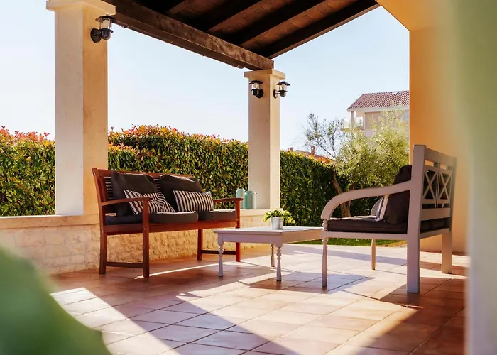 Matia Nyaraló Póla