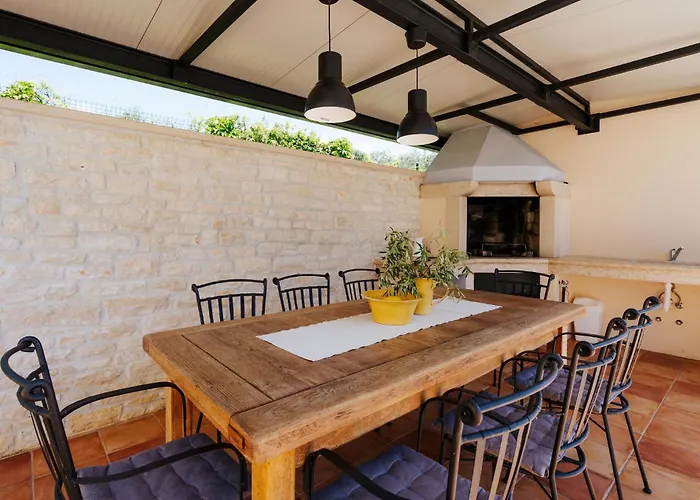 Matia Nyaraló Póla